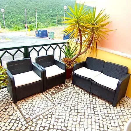 Lisbon South Bank With Shared Pool & Gym