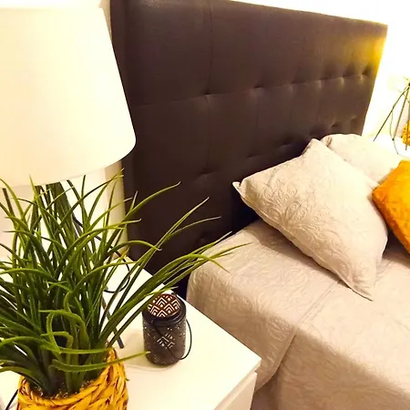 Apartment Lisbon South Bank With Shared Pool & Gym