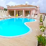Sea With Pool & Gym Near Lisbon 公寓