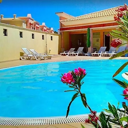Sea Shared Pool & Apartment Sesimbra