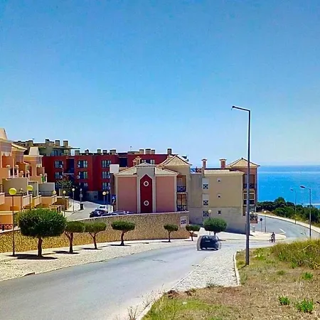 Apartment Sea Shared Pool &