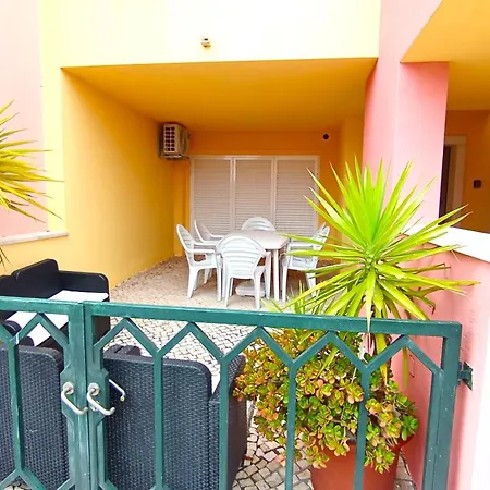 Lisbon South Bank With Shared Pool & Gym