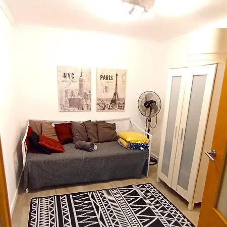 דירה Lisbon South Bank With Shared Pool & Gym *