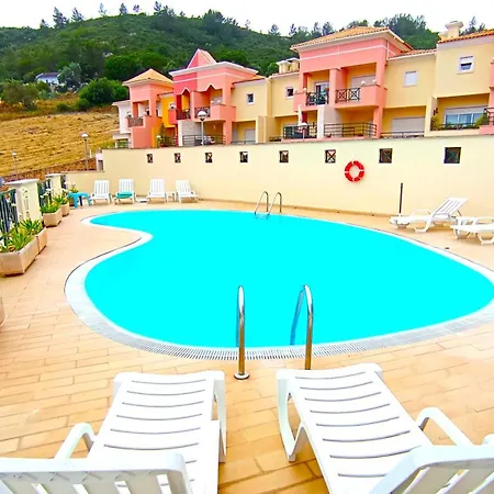 Sea With Pool & Gym Near Lisbon Apartment