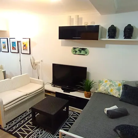 דירה Lisbon South Bank With Shared Pool & Gym *