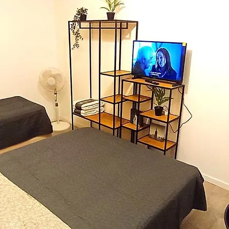 Sea With Pool & Gym Near Lisbon דירה *