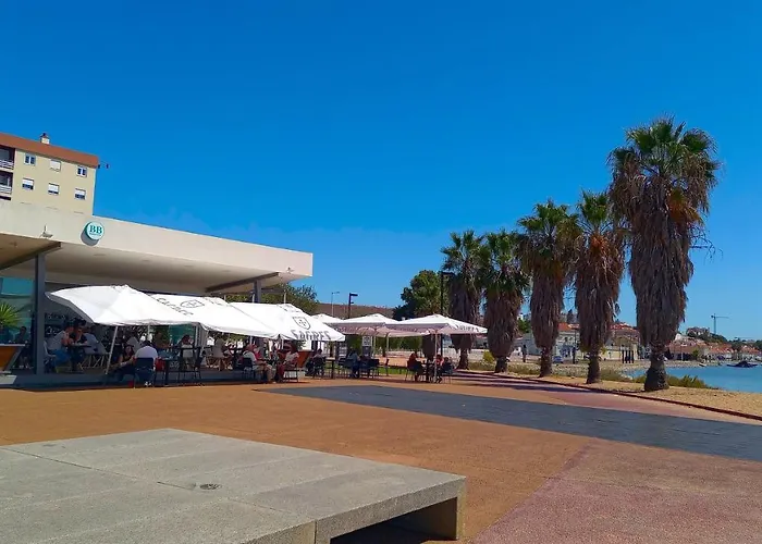 Lisbon South Bank With Shared Pool & Gym *