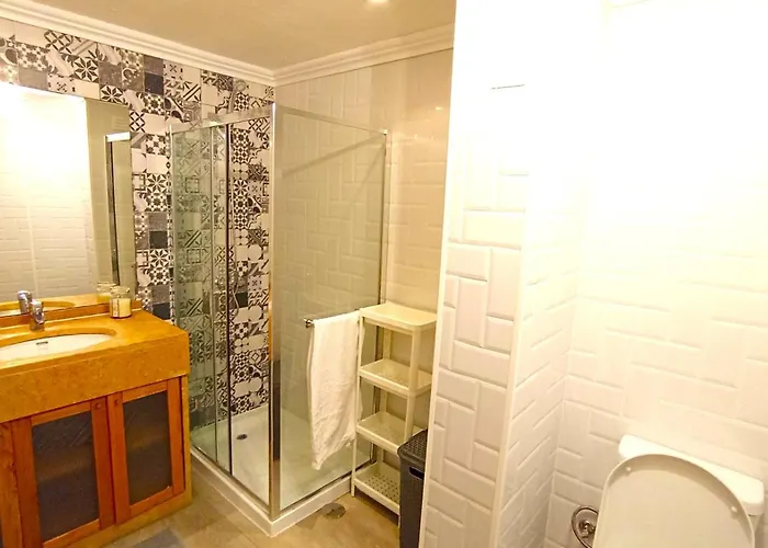 Lisbon South Bank With Shared Pool & Gym * Σεσίμπρα