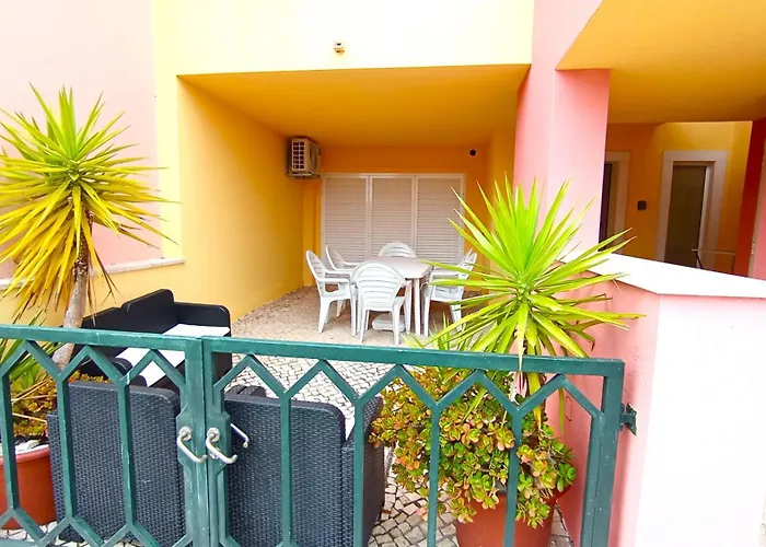 Lisbon South Bank With Shared Pool & Gym