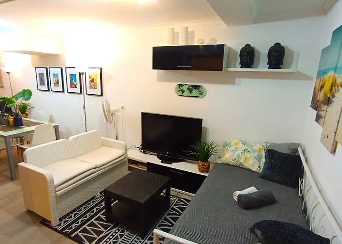 Διαμέρισμα Lisbon South Bank With Shared Pool & Gym *