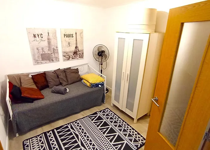 Lisbon South Bank With Shared Pool & Gym *