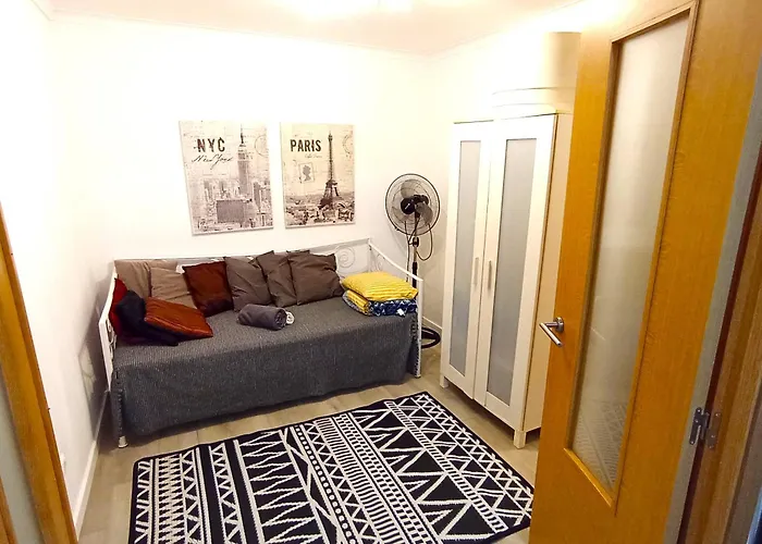 Lisbon South Bank With Shared Pool & Gym Σεσίμπρα